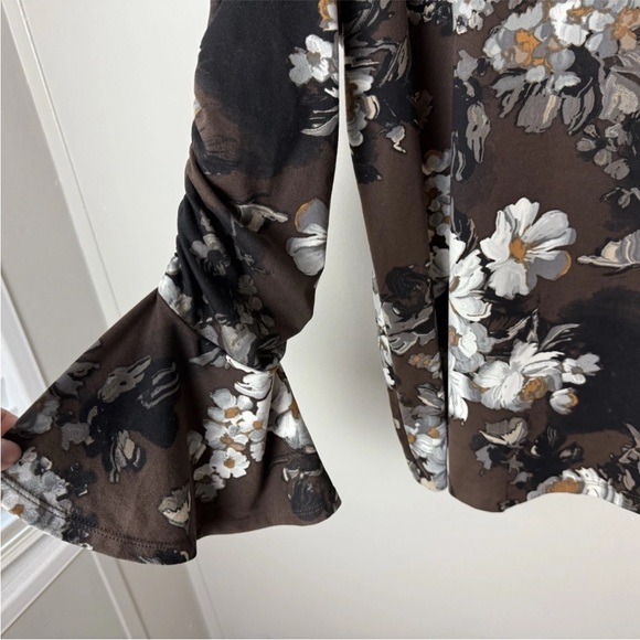 Susan Graver Top Plus Size 1X  Brushed Liquid Knit Floral Long Sleeves Stretch - Picture 3 of 6